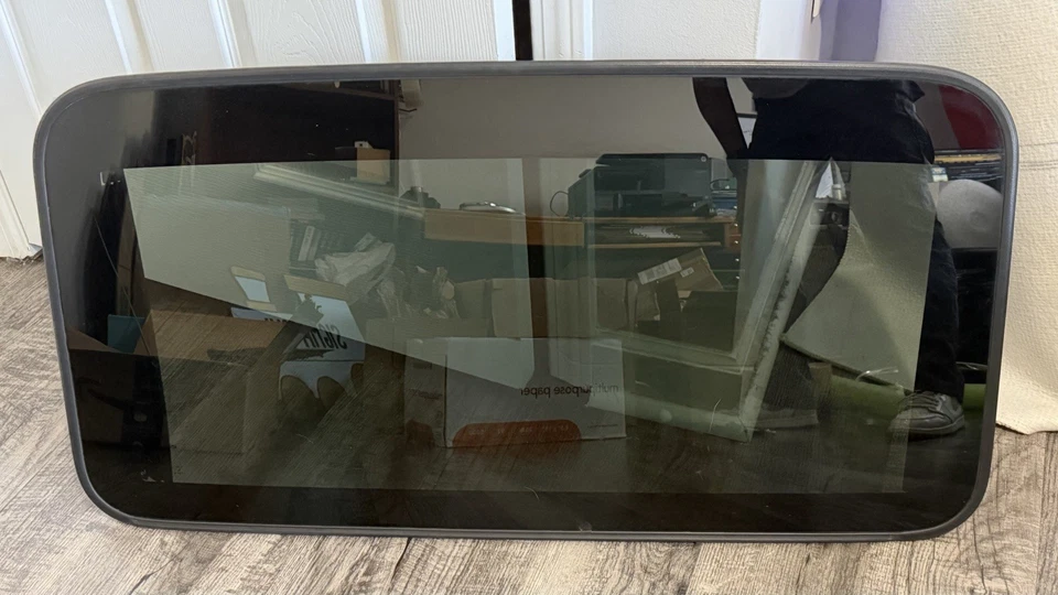 2004 – 2015 Lexus RX330 RX350 RX400h RX450h Sunroof Glass Panel OEM - Image 2 of 4