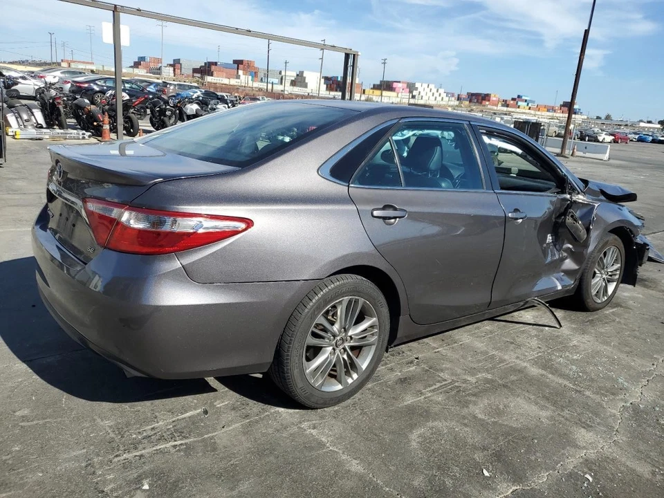Tanque de combustible usado se adapta a: Toyota Camry 2016 grado A Foto 3 de 4