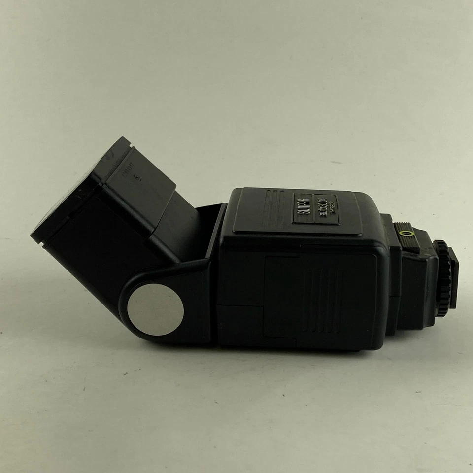 Sunpak Auto 30DX Thyristor Electronic Flash Black for Nikon Shoe Mount Camera - Image 3 of 4