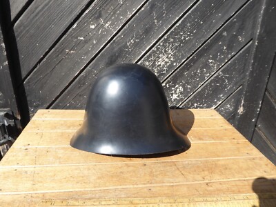 Polizei Helm Gießform (traditionell) unfertig schwarz Kunststoff Helmfutterteil (B