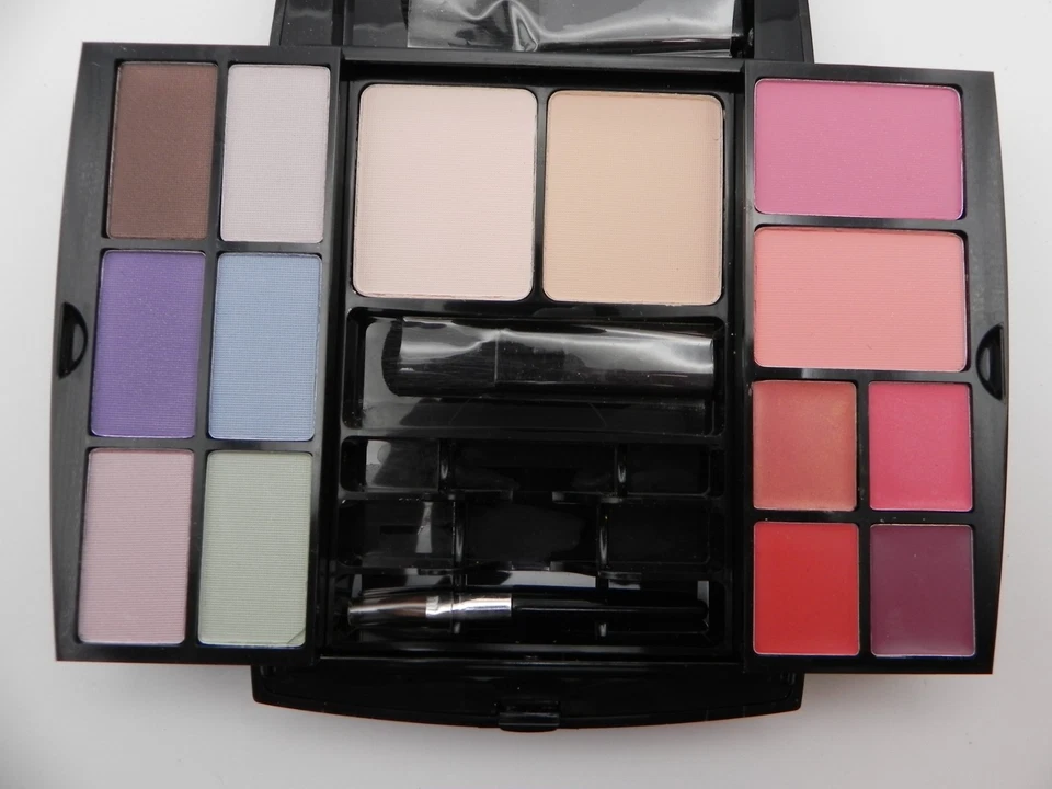 Paleta de maquillaje Avon 2004 color para todos los colores color de labios rubor sombra de ojos en polvo nueva como nueva Foto 2 de 4