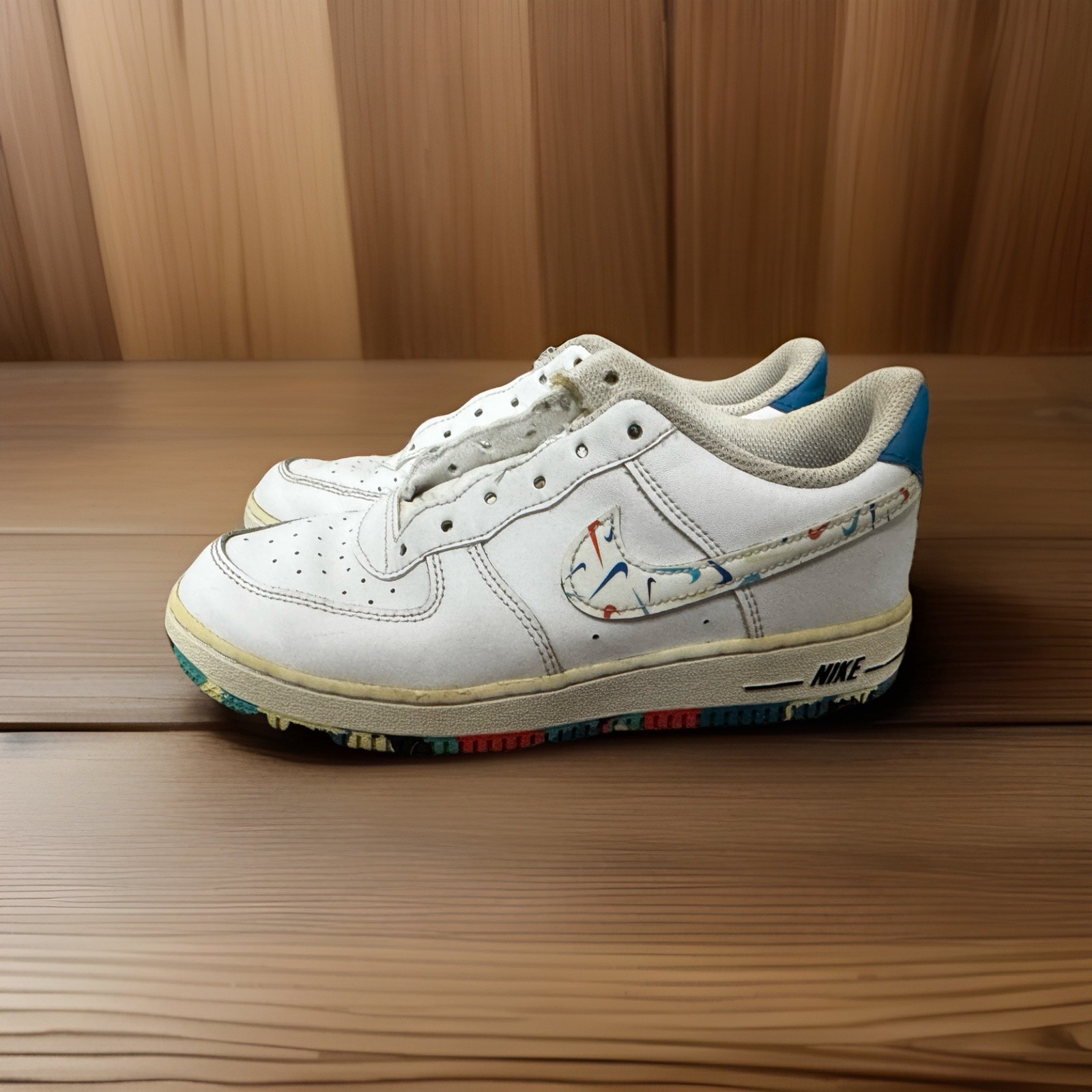 SAOLA Air Force 1 Youth taglia 3 in pelle bianca con suola blu