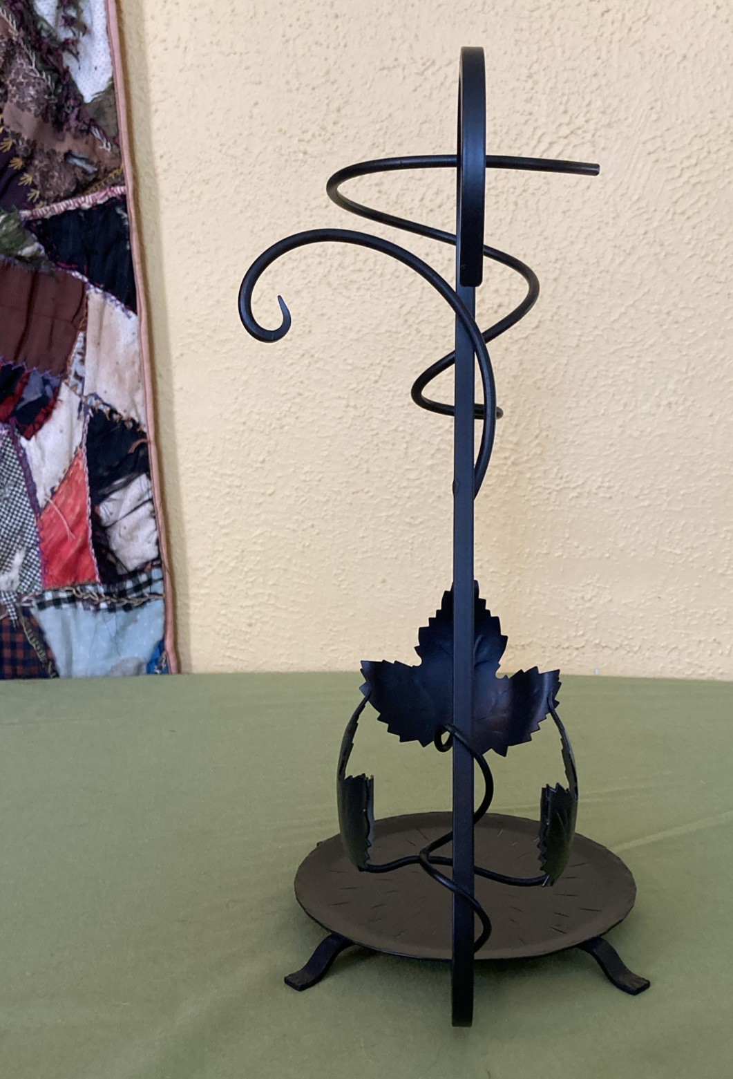 Wine Decanter Dispenser Aerator Stand Black Metal Leaves 15”