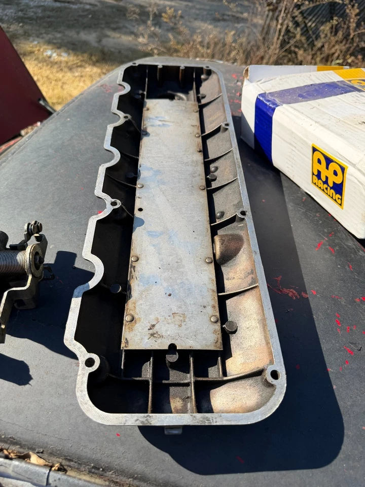 82-87 BMW 325E 528E 325 528 E30 OEM ENGINE MOTOR VALVE COVER - Image 2 of 2
