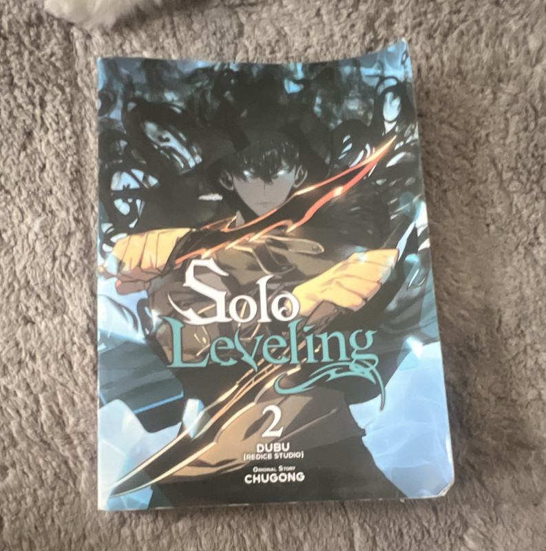 Yen Press Solo Leveling Issue 2 Softcover Manga (English) by Chugong