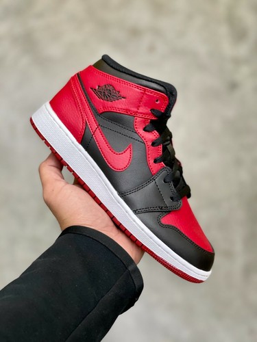 Nike Air Jordan 1 Retro Mid Banned Bred Black Red White UK 3 4 5 6 7 554725-074 - Afbeelding 1 van 5