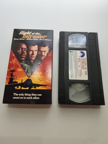 Flight of the Intruder (VHS, 2000) - Picture 1 of 2