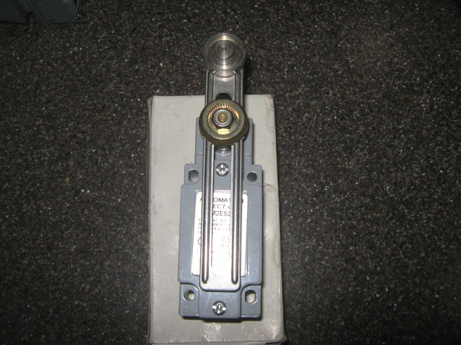 Automation Direct ABM2E52Z11 Adjustable Rocker Arm Limit Switch 400VAC