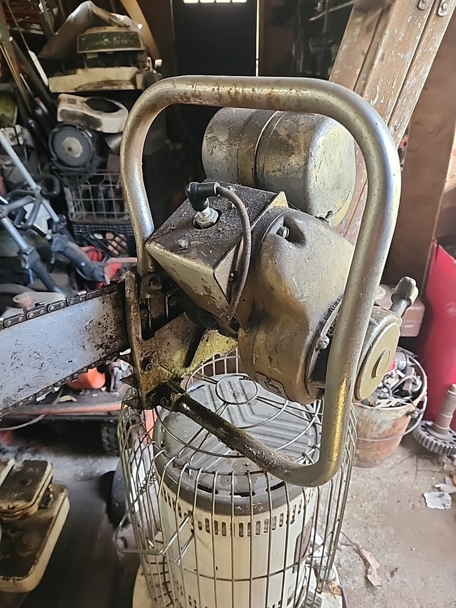VINTAGE 1950's MONO LINE LOGGING CHAINSAW TECUMSEH ENGINE
