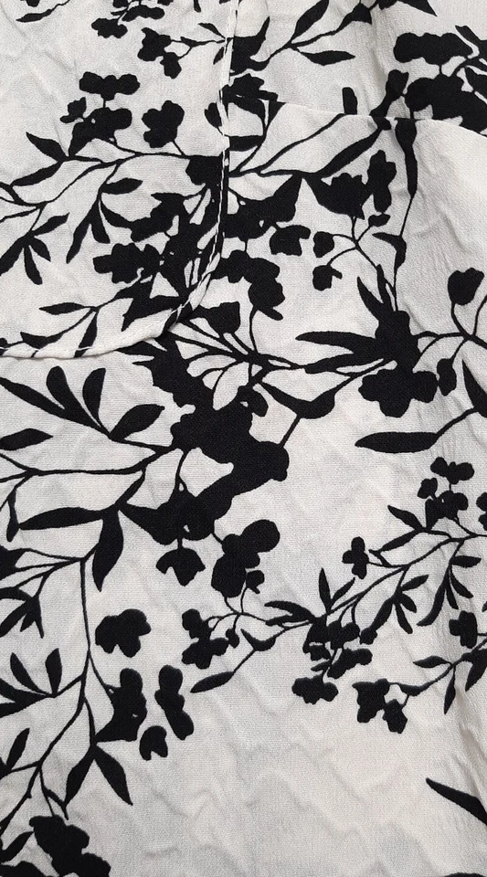 Blusa Top Arrugado De Colección Jaclyn Smith Talla S B&W Floral Botón Frontal Manga 3/4 Pkts Foto 4 de 4