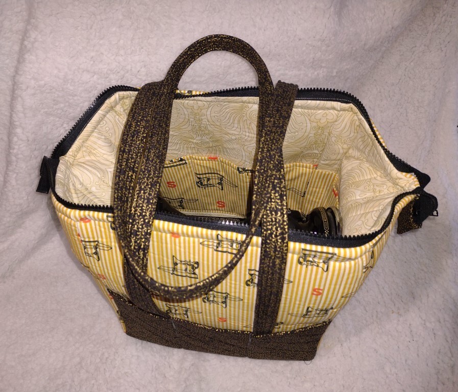 The Boxy Tote Pattern only ps056 Quilts Illustrated Singer