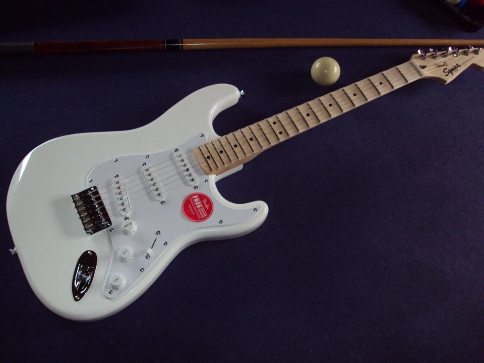 Scalloped SQUIER Sonic Strat hardtail , white playing ala Yngwie,Ritchie & Co! - Bild 1 von 4