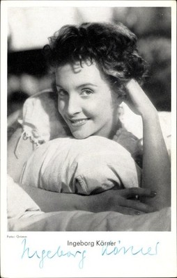 Ak Schauspielerin Ingeborg Körner, Portrait im Bett, Autogramm - 3978197