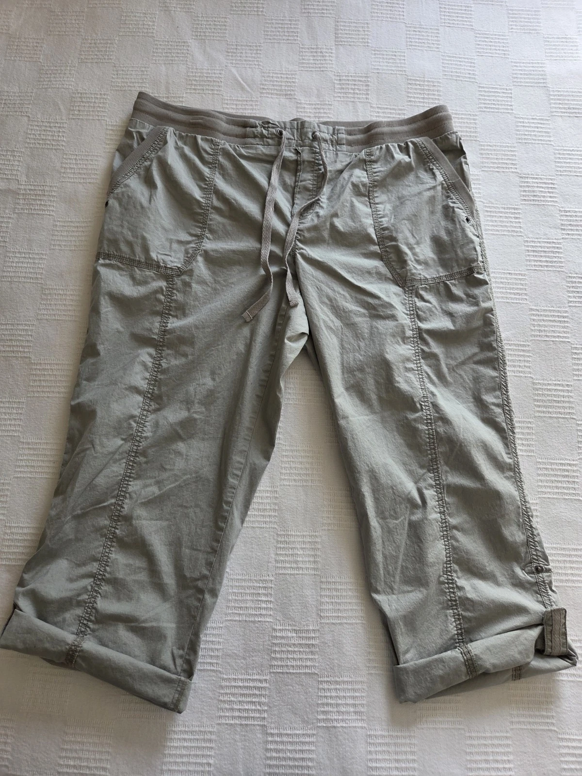 Khakis & Company Womens Grey Cargo Capri Pants Drawstring Roll Tab Cuffs Siz 16