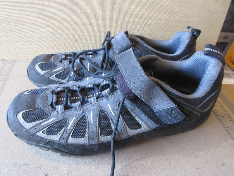 Specialized "Tahoe" MTB cycling shoes Cleats, M 11.5, EU 45 - (P569)