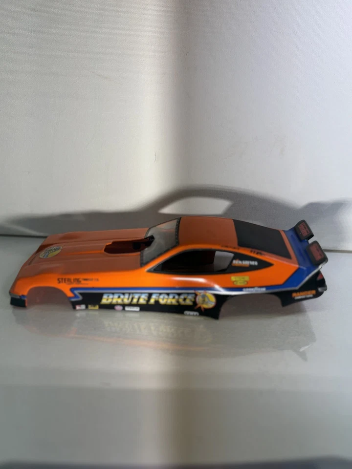 Coche divertido Action Racing John Force Brute Force 1978 Monza escala 1:24 edición limitada Foto 3 de 4