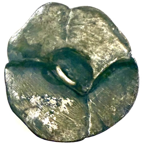 Large Antique Pewter Pansy Flower Metal Picture Button - Picture 2 of 3