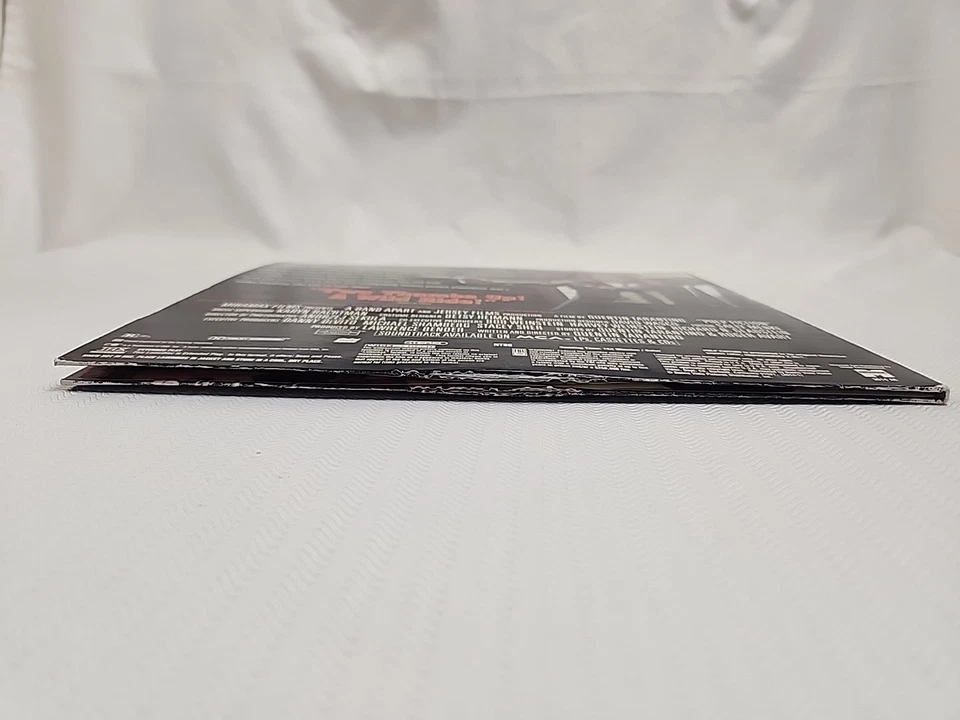 Pulp Fiction - Quentin Tarantino (2 Disc Laserdisc Widescreen) Laser Disc NM - Image 3 of 4