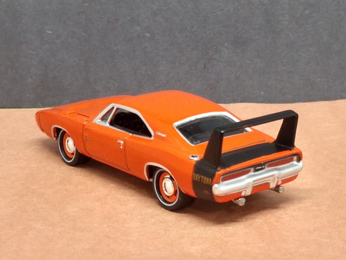 1969 DODGE DAYTONA CHARGER HEMI LIMITED EDITION COLLECTIBLE 1/64