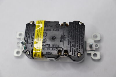 Leviton GFCI Receptacle Outlet 20 Amp 125 Volt White GFNT2-RW