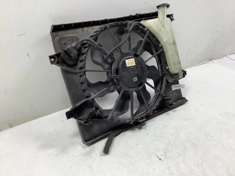 Conjunto de ventilador de refrigeración radiador base KIA SOUL 2014 2019 OEM Foto 3 de 4