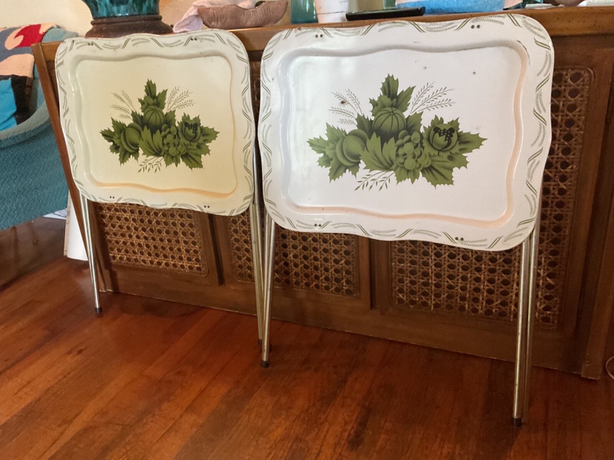 Pair Vintage Metal TV Trays tables cream green 1970s MCM mid century modern Pair Vintage Metal TV Trays tables cream green 1970s MCM mid century modern