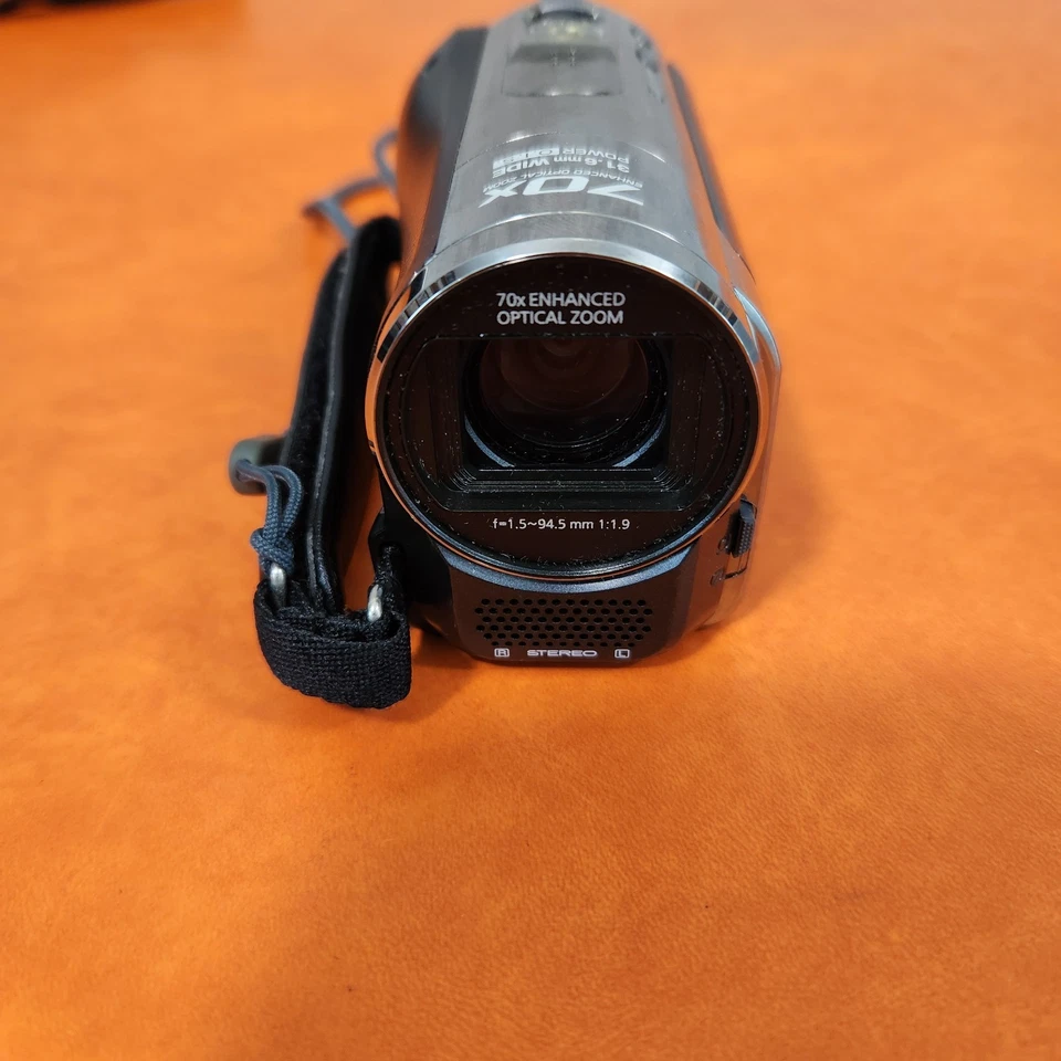 Panasonic HC-V10 High Definition Camcorder with 63x Optical Zoom + BAG + BOOK - Image 4 of 4