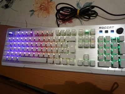 Roccat Vulcan 122 AIMO Gaming-Tastatur - Weiß (ROC-12-940-BN)