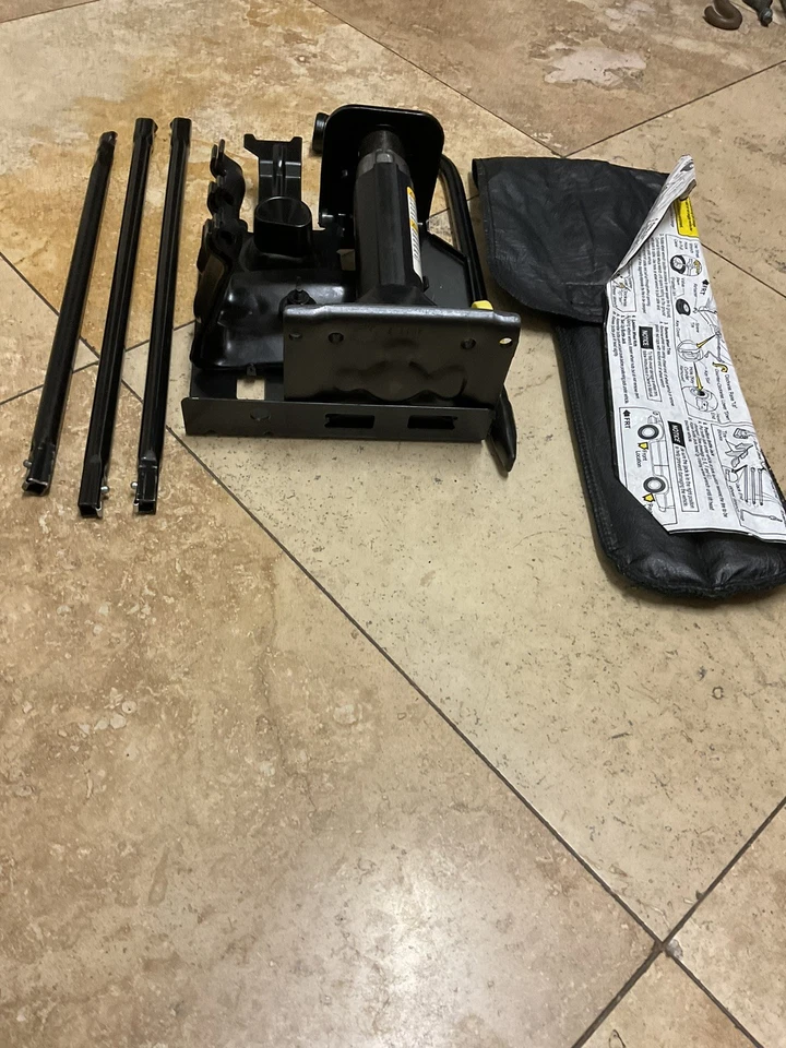 04-05-06-07-08-09-11-12 Chevrolet Colorado GMC Canyon Neumático Jack Herramientas OEM Foto 4 de 4