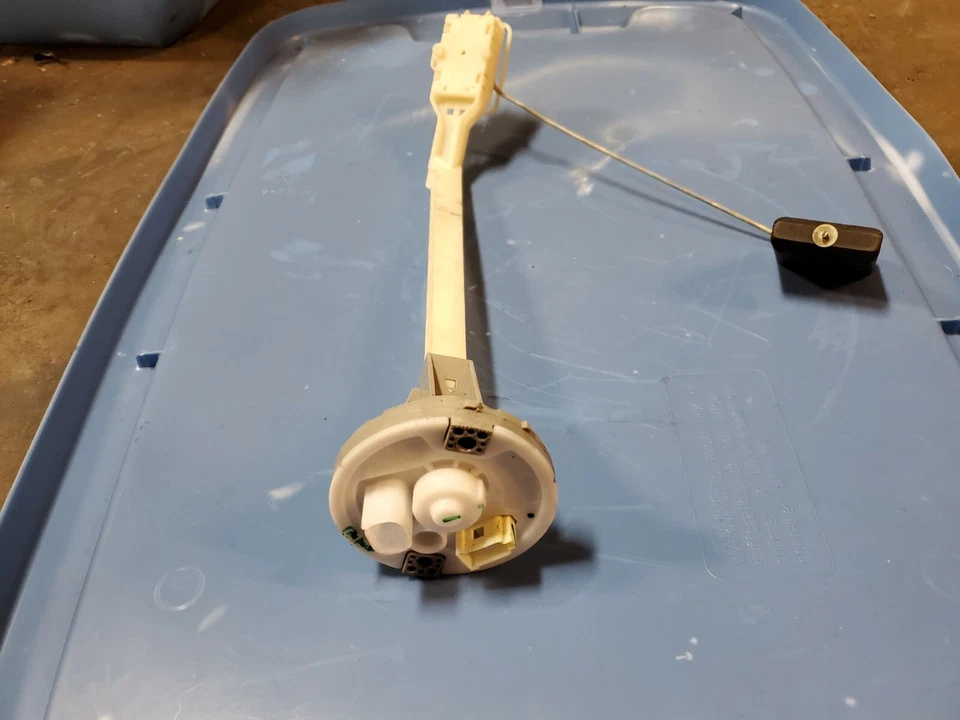 Mercedes-Benz W220 S430 S500 2003 2004 2005 2006 sensor de nivel de combustible A0015421118 Foto 2 de 3