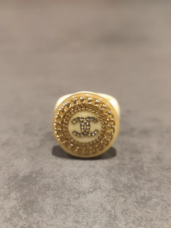 Chanel Acrylic Plastic Ring - Bild 3 von 4