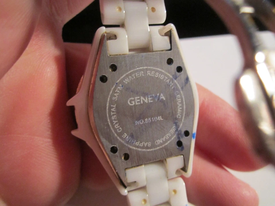 RELOJ GINEBRA ZAFIRO DISEÑO CERÁMICO BLANCO NO FUNCIONA DAMAS TK-4 Foto 3 de 4