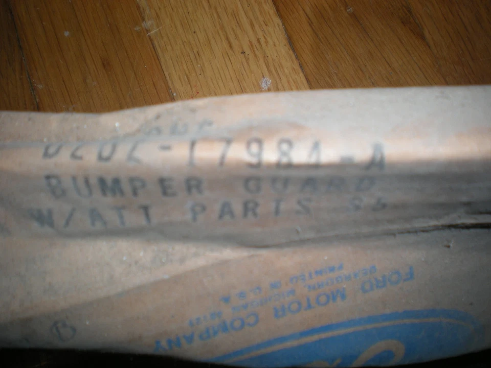 Protector de parachoques trasero Ford Maverick 1971 1972 nuevo en stock Foto 3 de 3