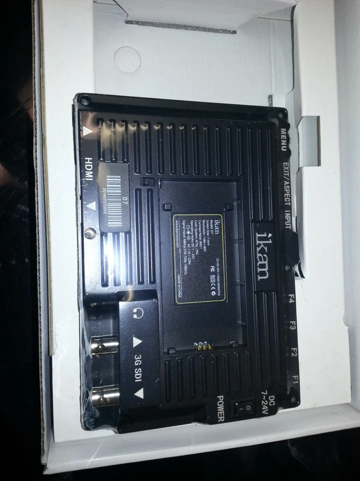 ikan D7 7" 3G-SDI/HDMI LCD Field Monitor and Panasonic D54 Battery Plate - Image 4 of 4