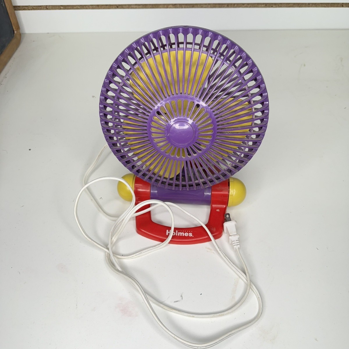 Holmes Purple Yellow Red Stationary Desk Fan HANF-95 Retro Vintage