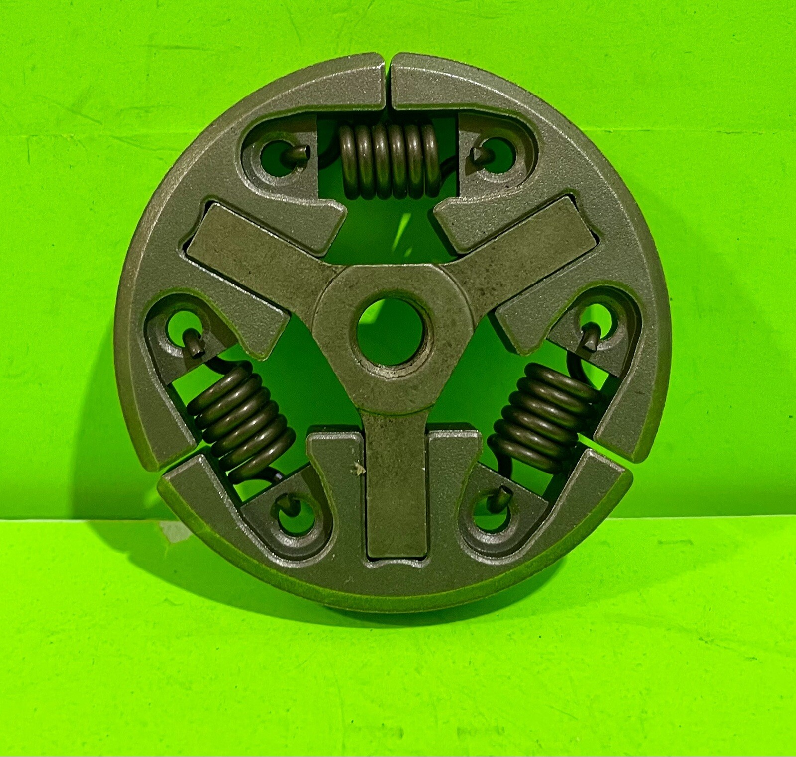 Genuine Husqvarna Clutch Assembly 562XP Chainsaw 589809001 / 589809002