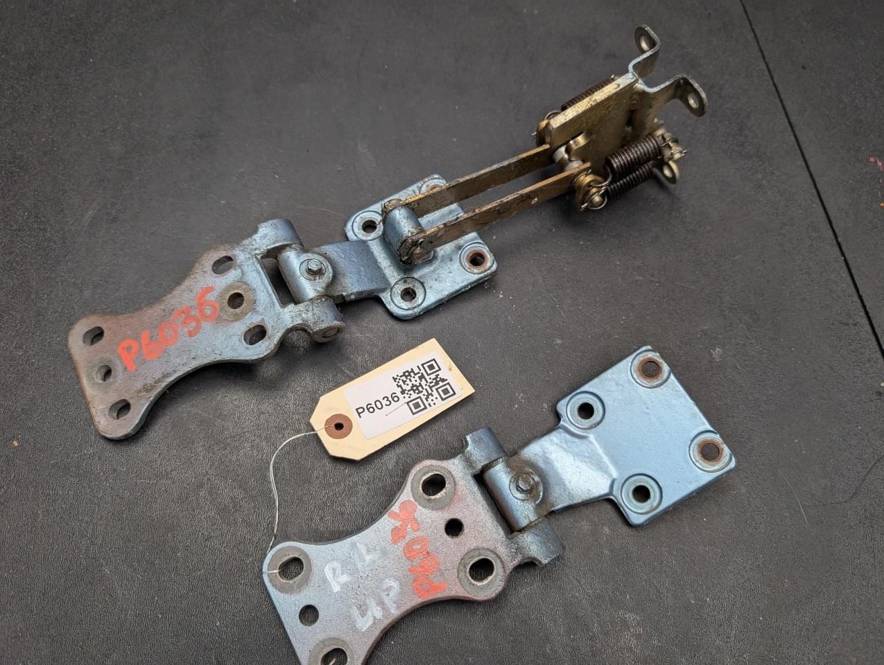 2PC Rear Left Door Hinges Set 1984 Rolls-Royce Silver Spirit 1981 - 1988