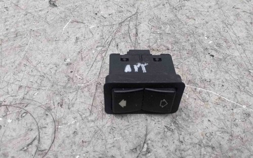 BMW 5 Touring E39 Schalter für Fensterheber hinten rechts 8368974 2.93 27611972