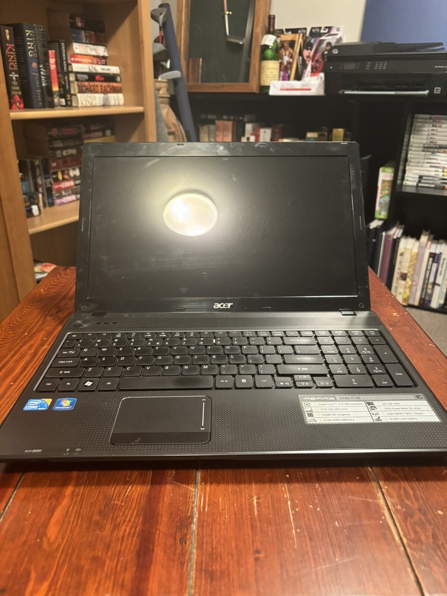 Acer Aspire 5742-6475 / Intel Core i3 M380 @ 2.53GHz Boots and