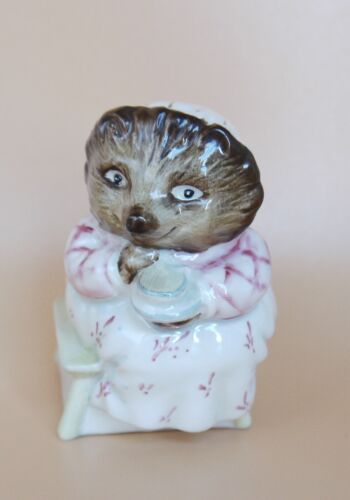Beswick Beatrix Potter "Pani Tiggy Winkle bierze herbatę" - Zdjęcie 1 z 5