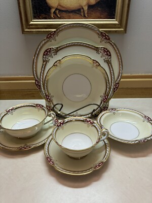 NORITAKE Rubigold  89501 - 8 Eight PIECE PLACE SETTING MINT