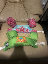 Lot of 2 Puddle Jumper Child Life Vests: Pink 3D Starfish and Green Crab
