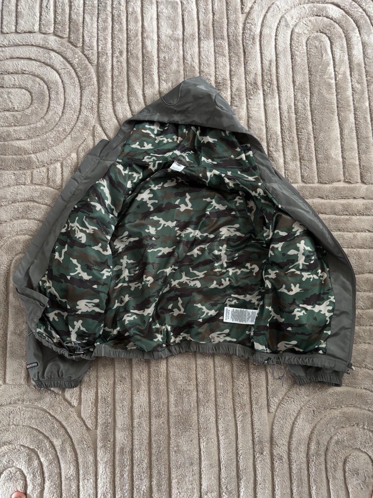 Corteiz x Nike Reflective Grey Hooded Jacket Windbreaker NRG image 3