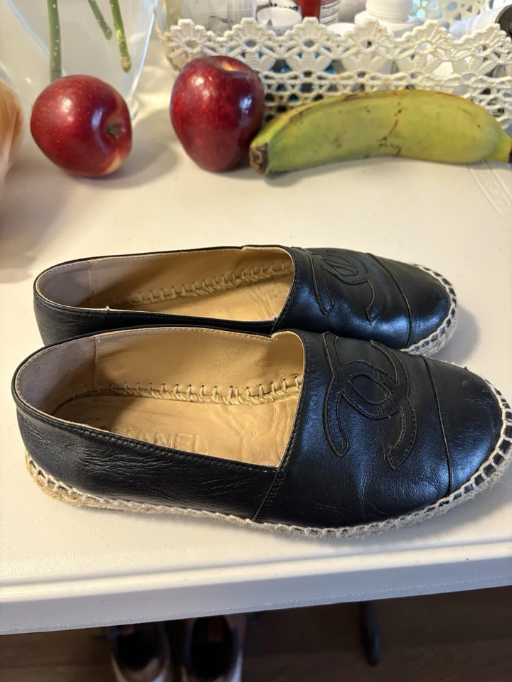 Chanel 18A Azul Marino Oscuro Piel de Cordero Cuero Logo CC Alpargata Ballet Plana 35 Foto 2 de 4