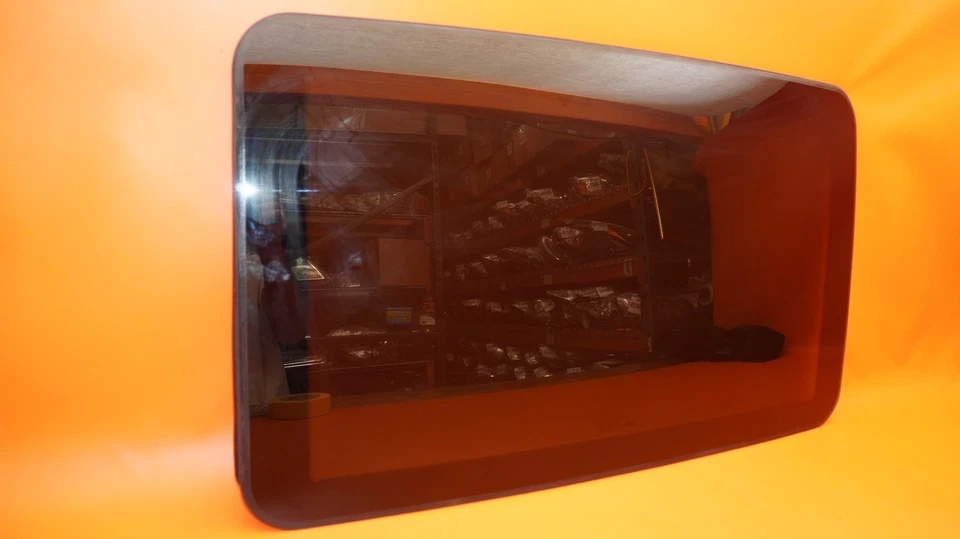 MERCEDES BENZ S550 SUNROOF GLASS 2007 2008 2009 2010 2011 2012 2013 A2217800421 - Image 3 of 4