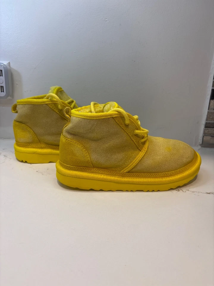 BOTA CHUKKA UGG NIÑOS NEUMEL II NIÑOS TALLA 3 CANARIO AMARILLO GAMUZA FORRO LANA Foto 3 de 4