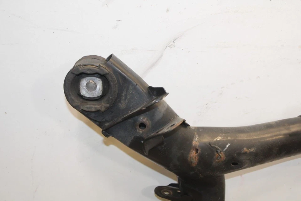 BMW 328i xDrive 2013-16 SULEV AWD travesaño trasero subchasis 33-30-6-851-657 OEM Foto 2 de 4