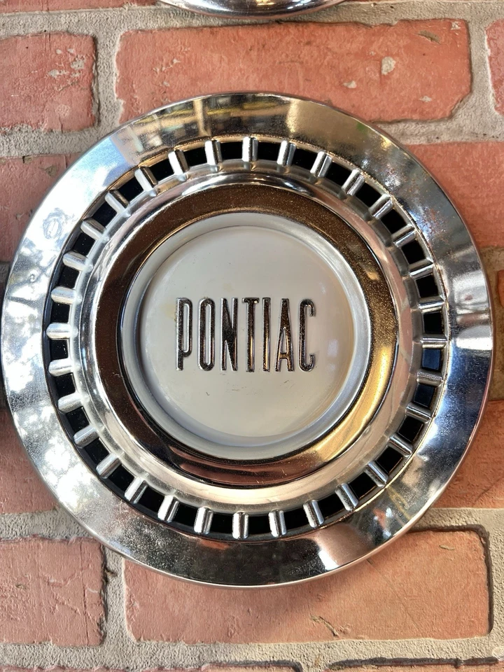 55 56 57 Pontiac Dog Dish HUB CAPS Set of 4 Hubcaps 1955 1956 1957 - Image 2 of 4