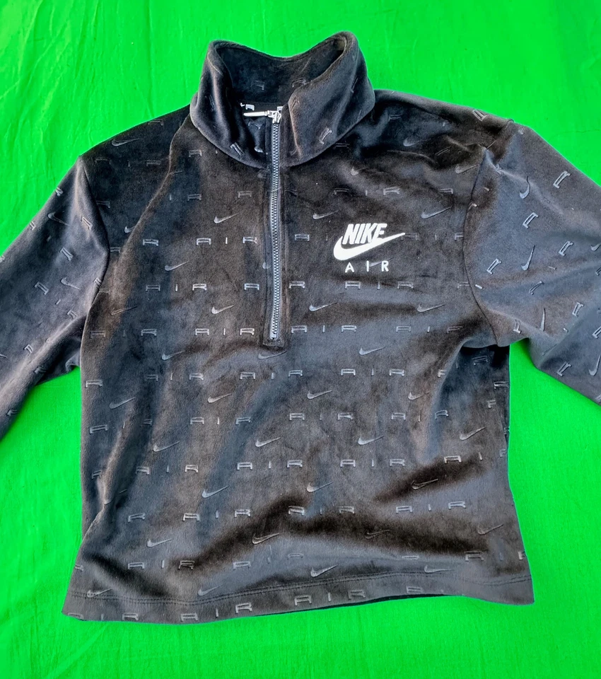 Nike Air Women's Black Velour Pull Over Track Jacket With Matching Shorts Size M - Image 3 of 4