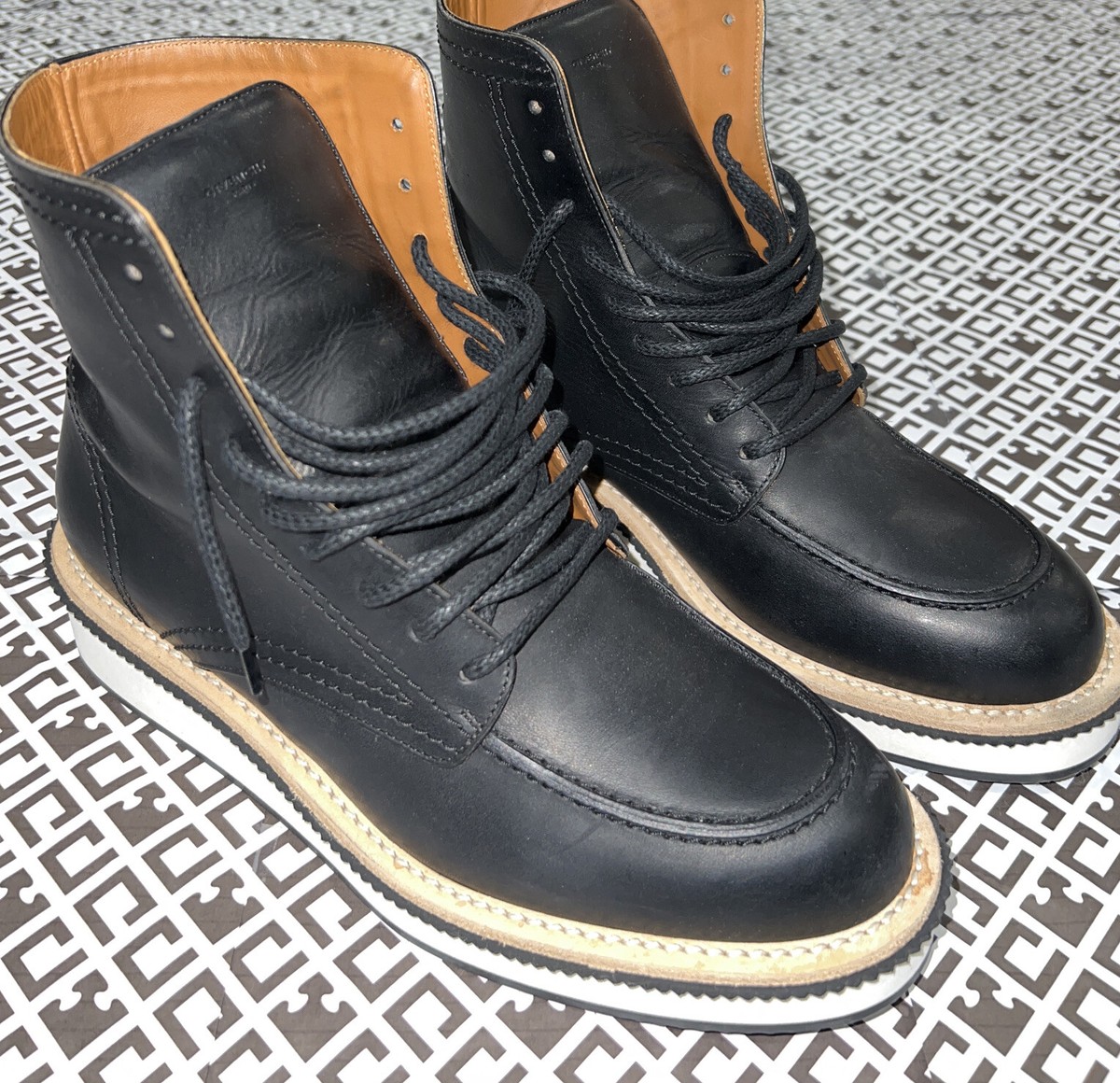 Givenchy Rottweiler Ankle Boot COWHIDE Leather Men display picture 3